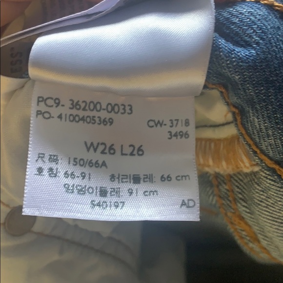 Levi’s 501 Mom Jeans! - Picture 5 of 5